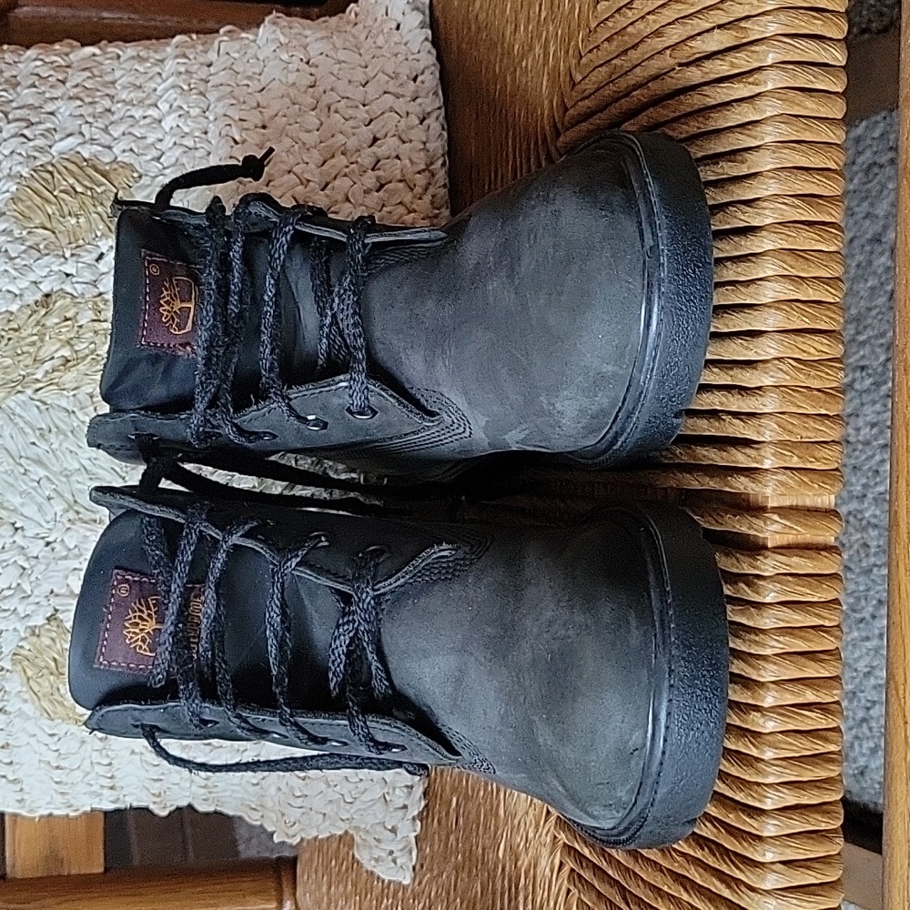 Timberland  boots, grayish black, size 4 junior - Picture 2 of 14